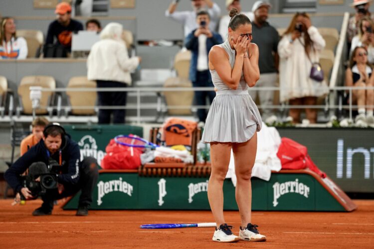 Kostyuk, Andreeva to meet in French Open semis